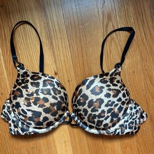VICTORIA'S SECRET Miraculous Plunge Leopard Print Bra -  34B